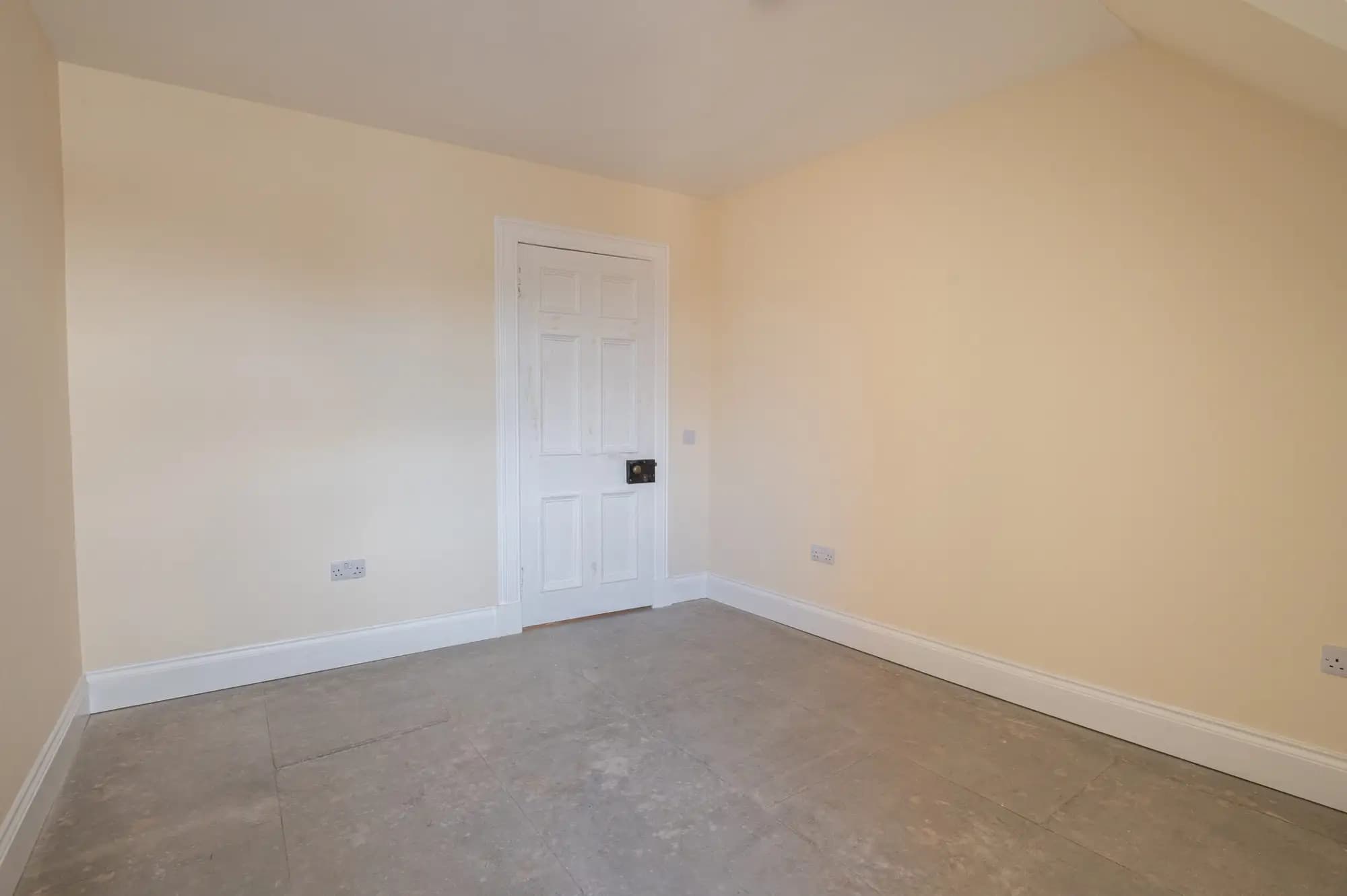 property photo 22 of 32