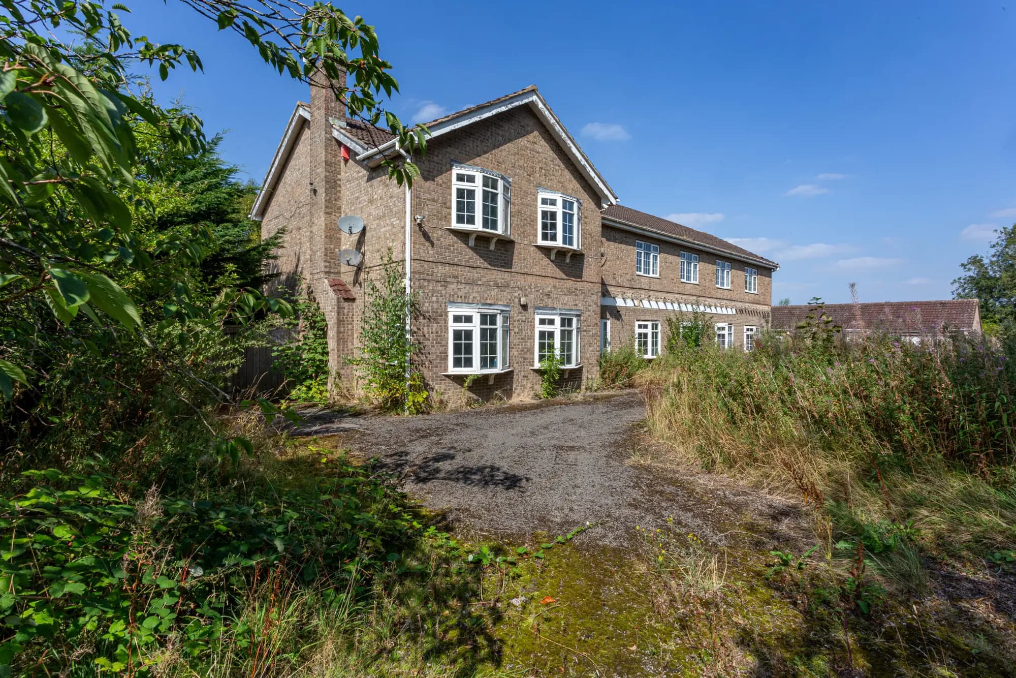 property photo 18 of 30