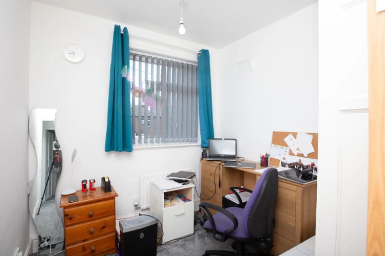property photo 16 of 27