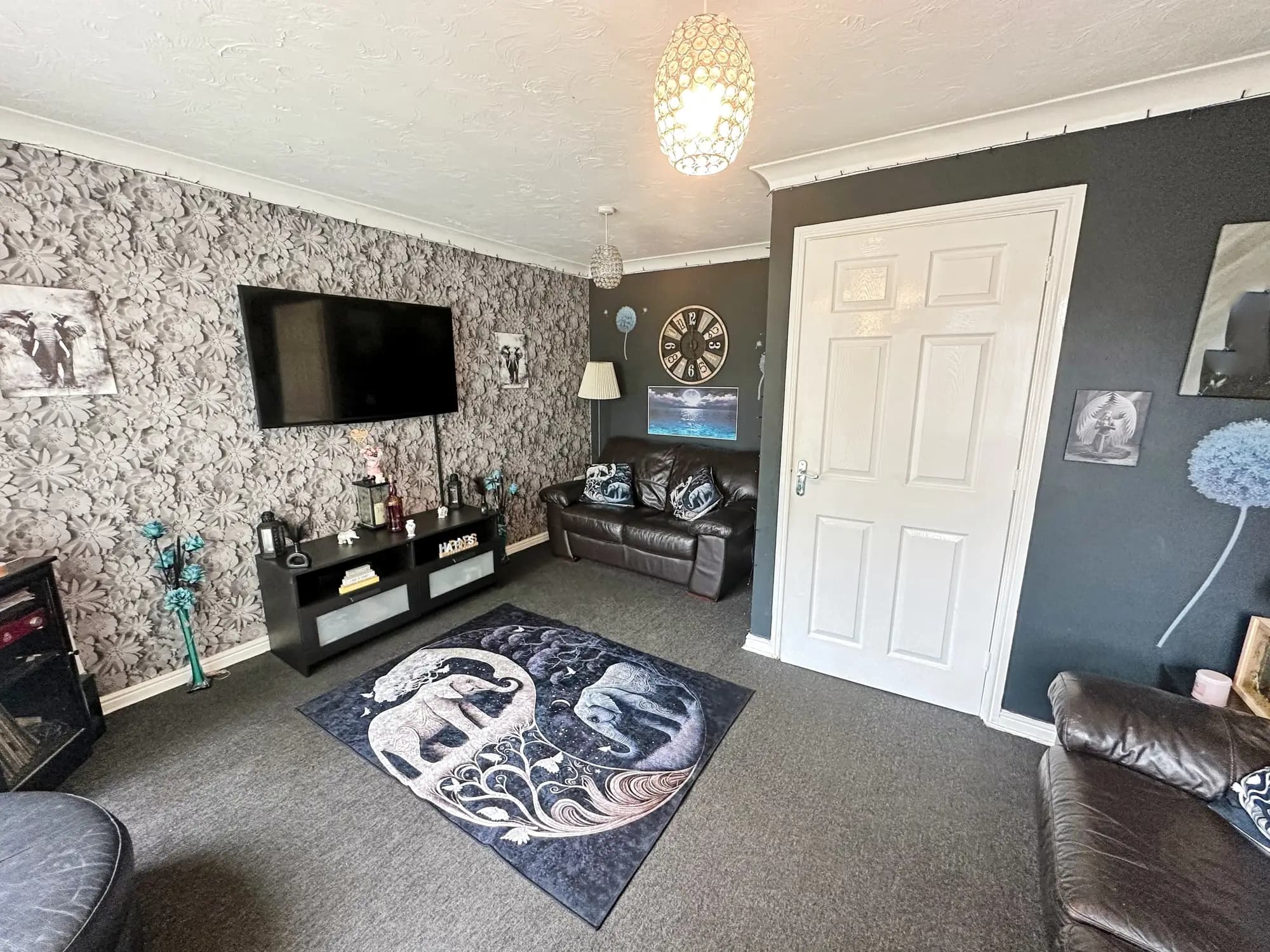 property photo 5 of 27