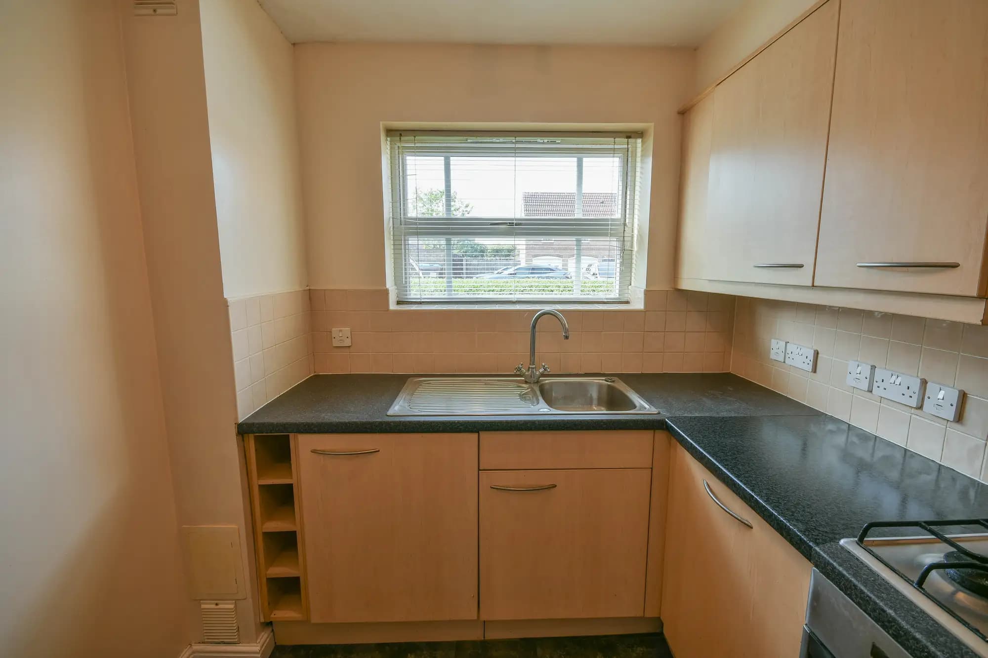 property photo 6 of 13