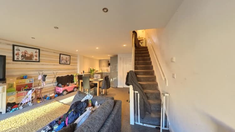 property photo 4 of 37