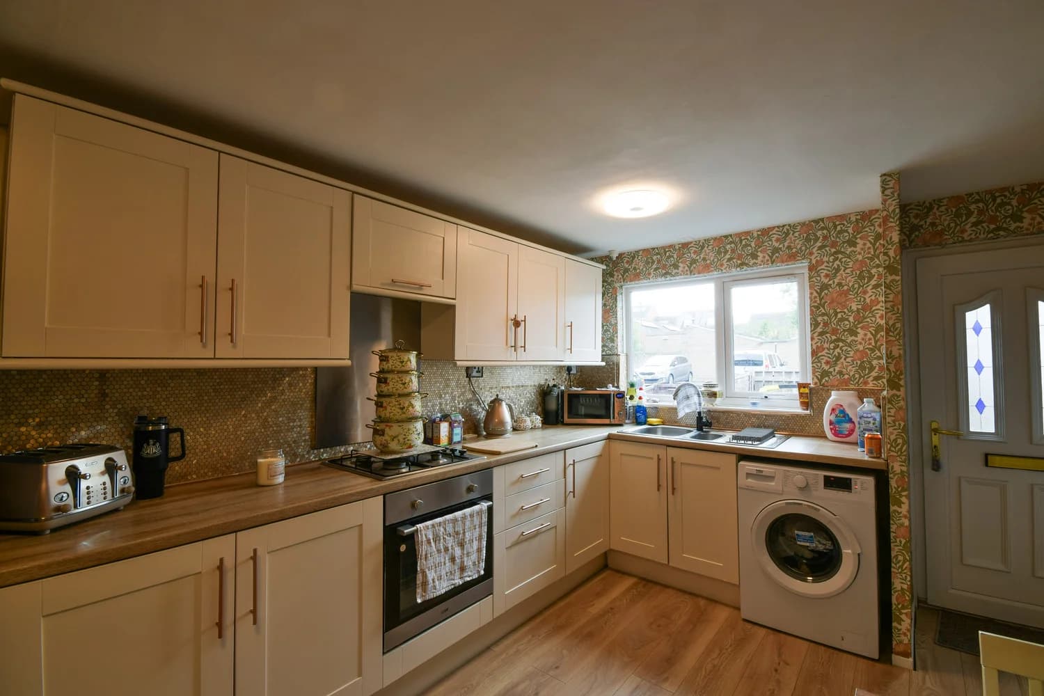 property photo 6 of 15