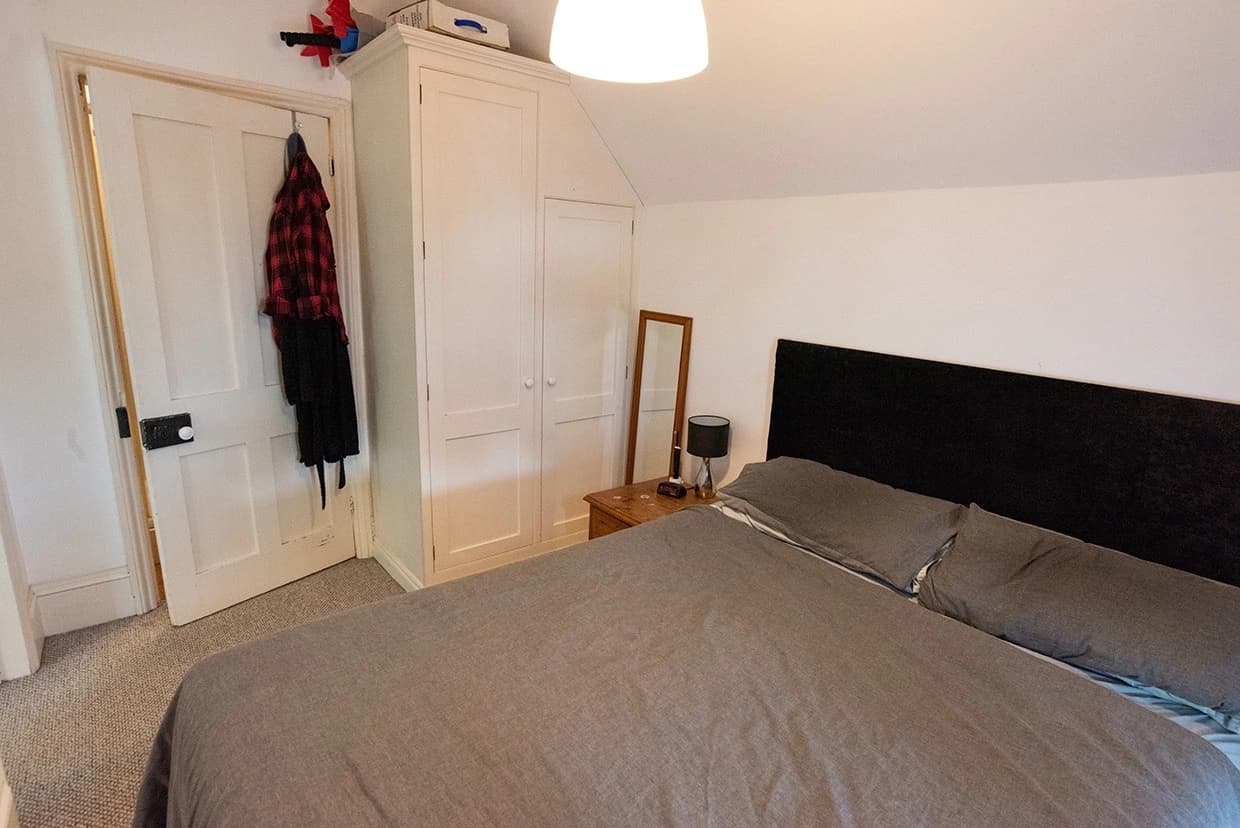property photo 9 of 17