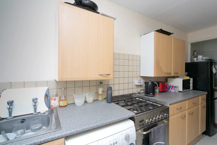 property photo 4 of 12