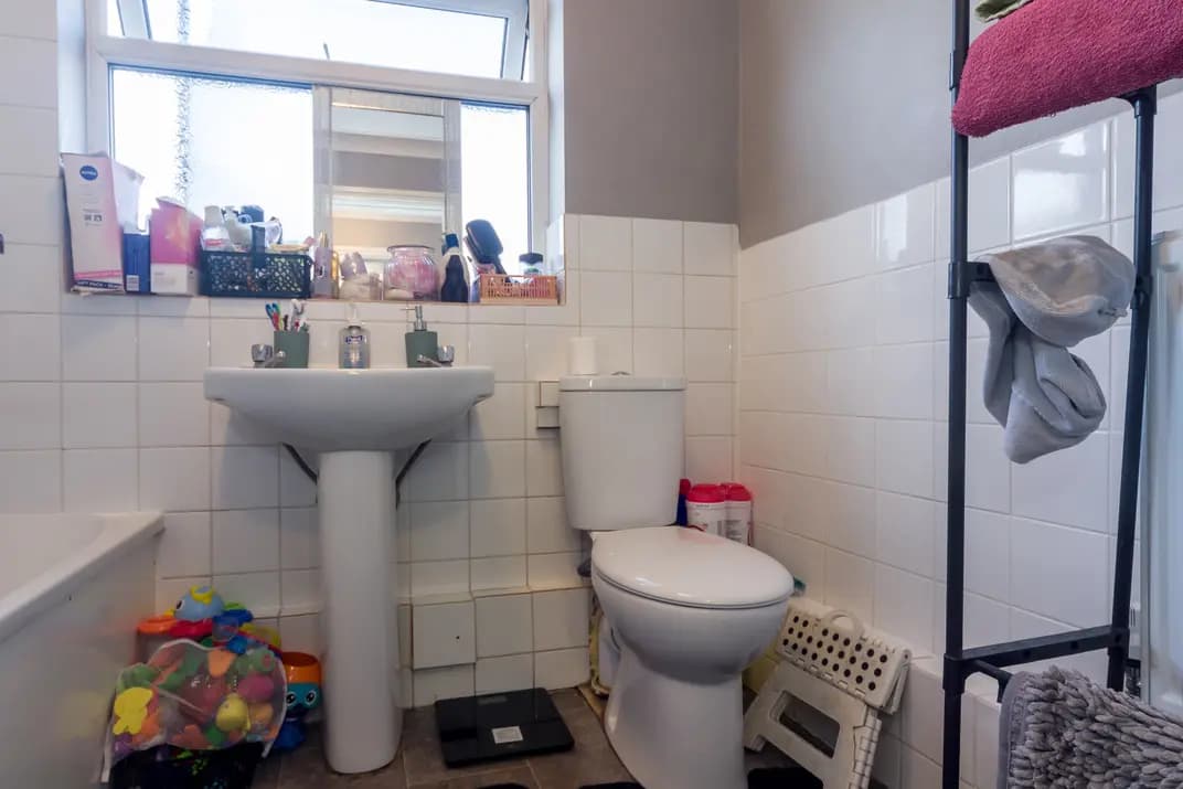 property photo 10 of 24