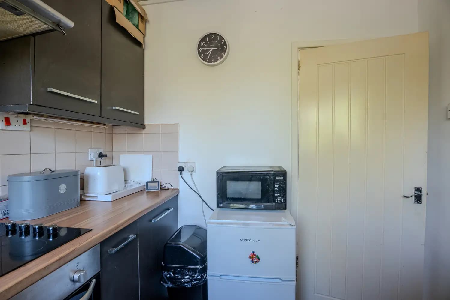 property photo 7 of 15