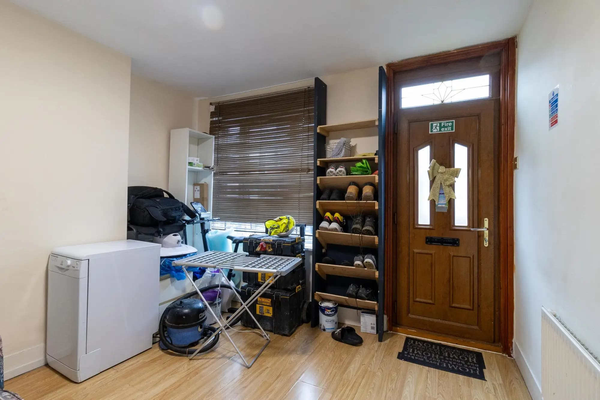 property photo 4 of 17