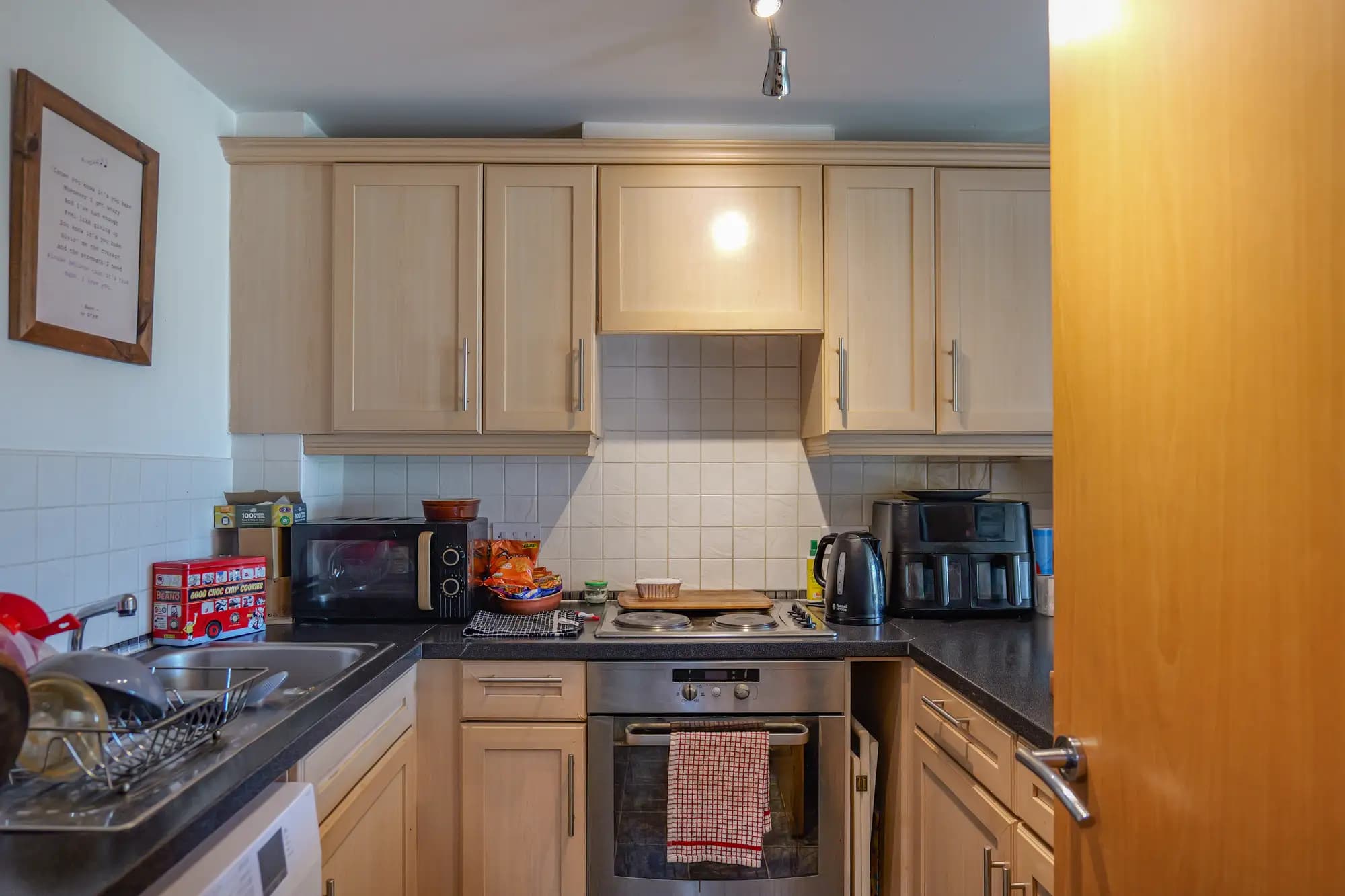 property photo 5 of 16