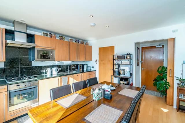 property photo 11 of 39