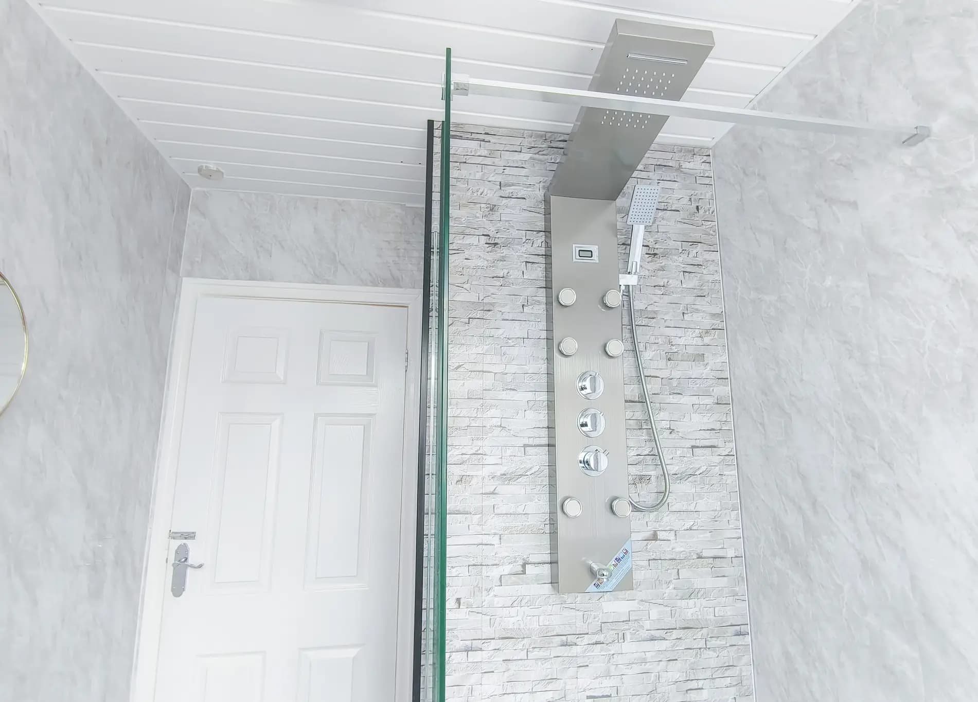 property photo 9 of 16