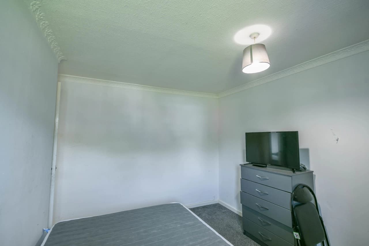 property photo 15 of 21