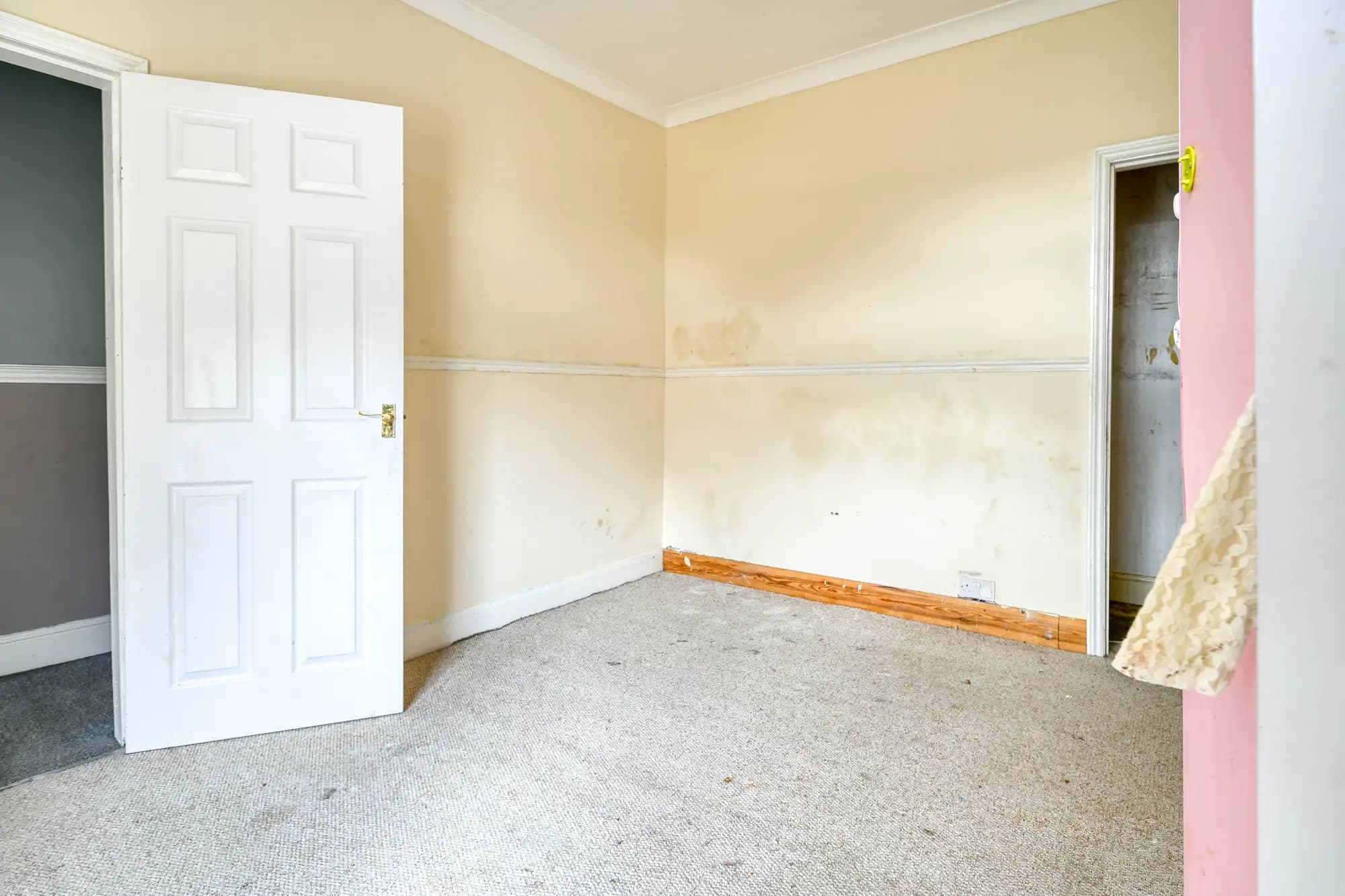 property photo 17 of 30