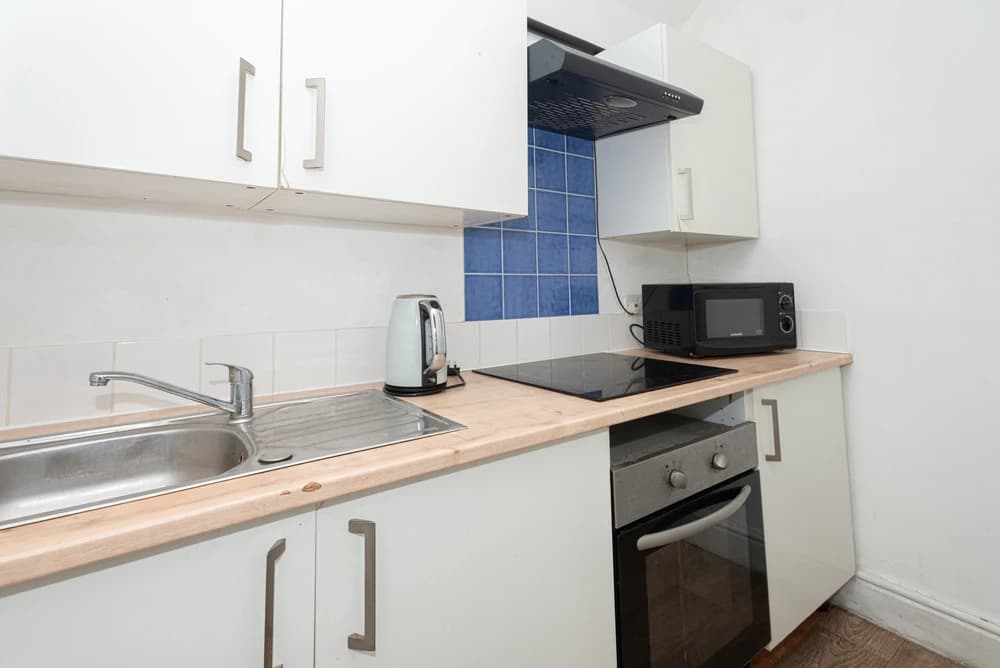 property photo 5 of 25