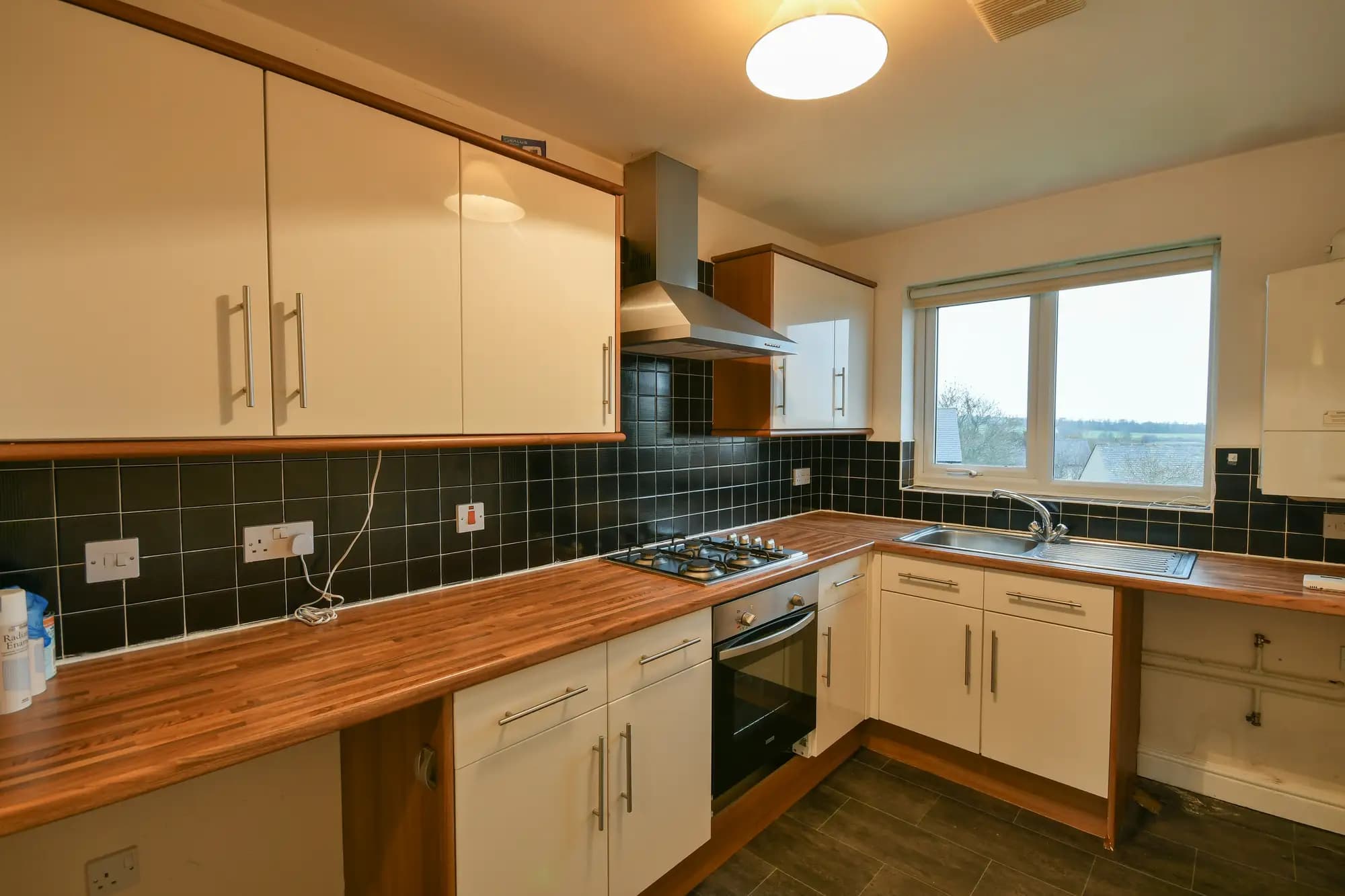 property photo 6 of 16