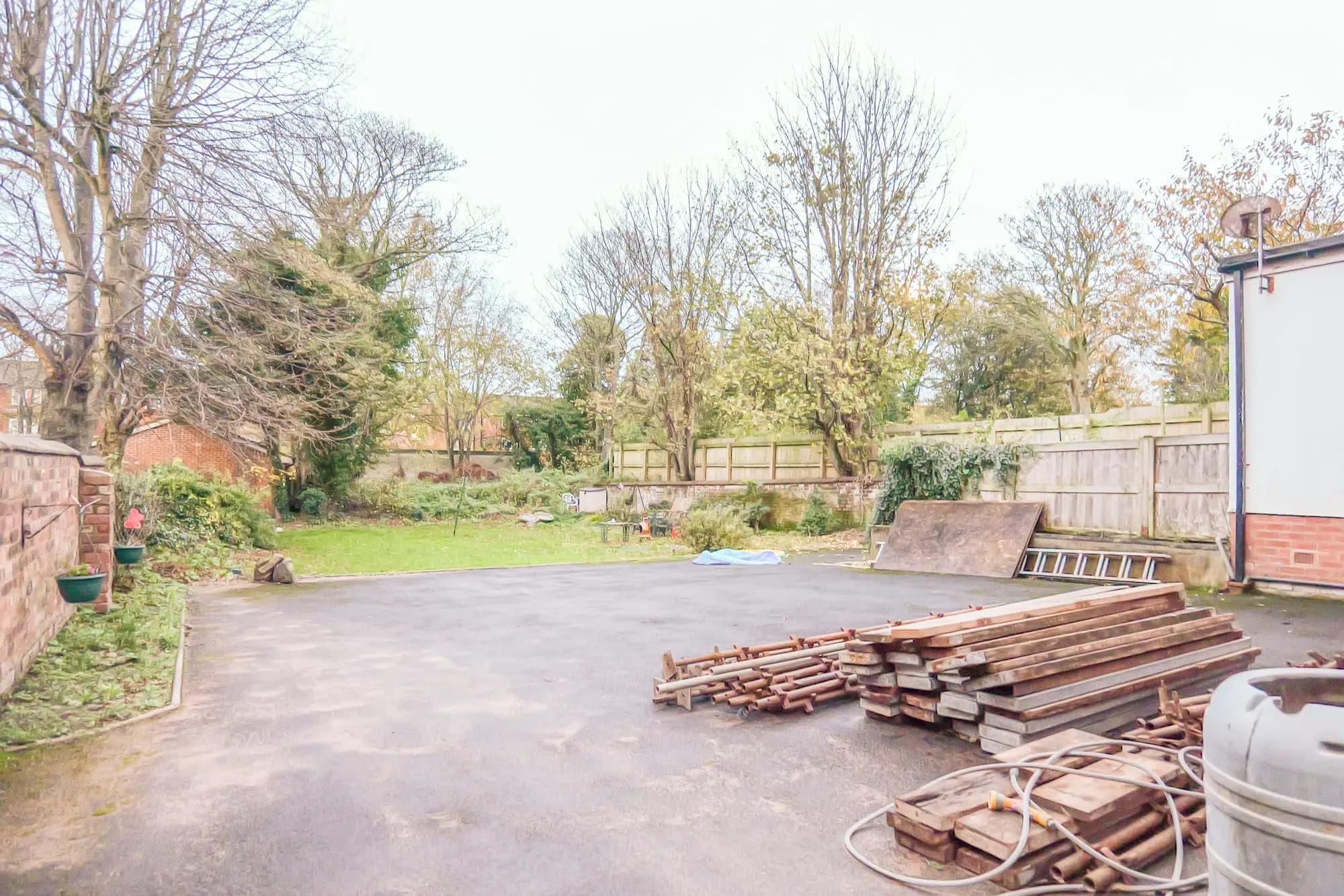 property photo 20 of 25