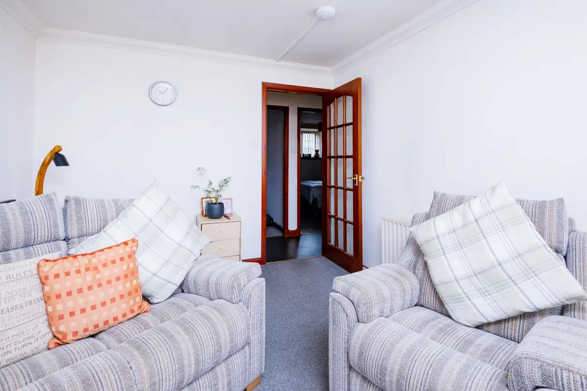 property photo 5 of 19