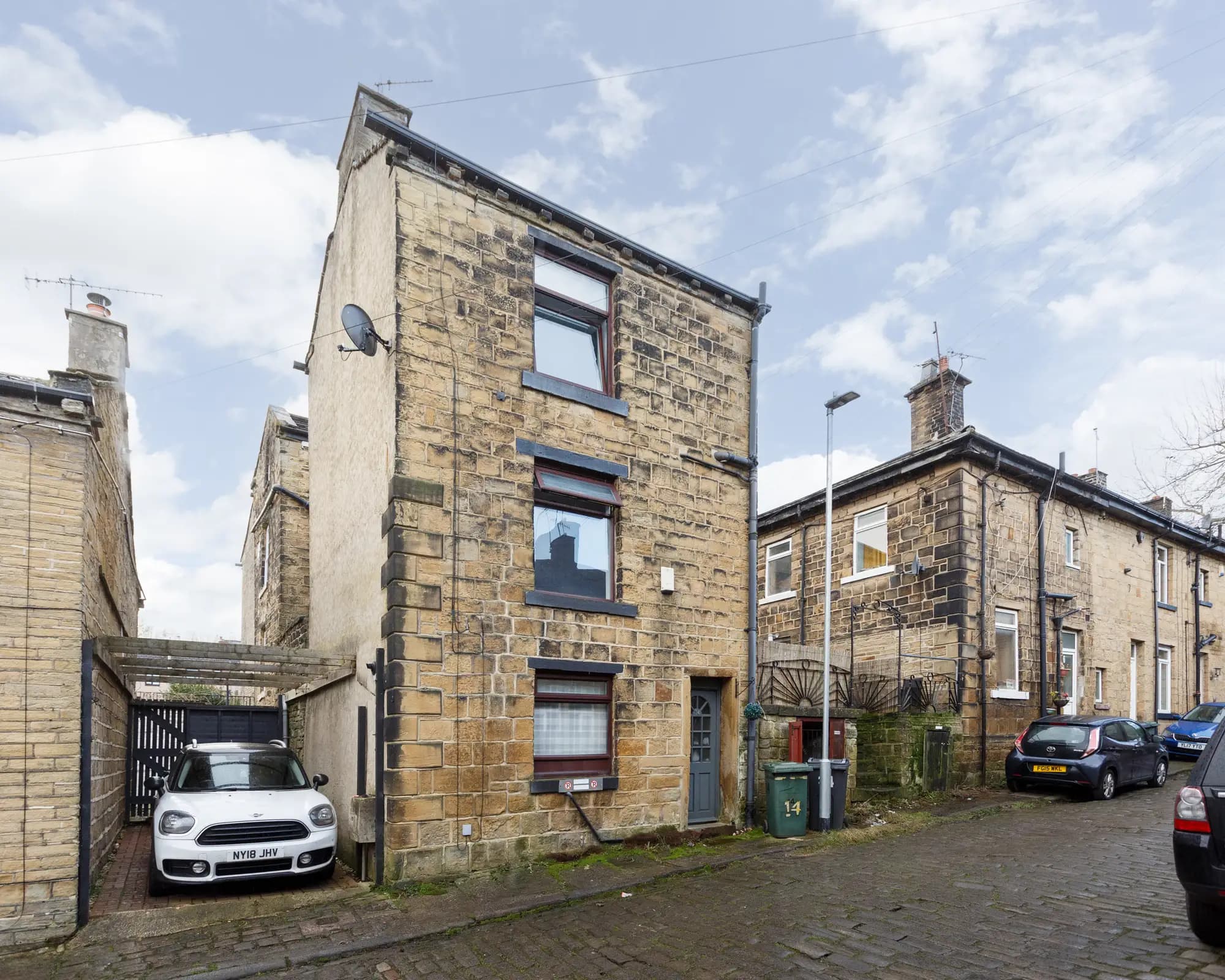property photo 0 of 14