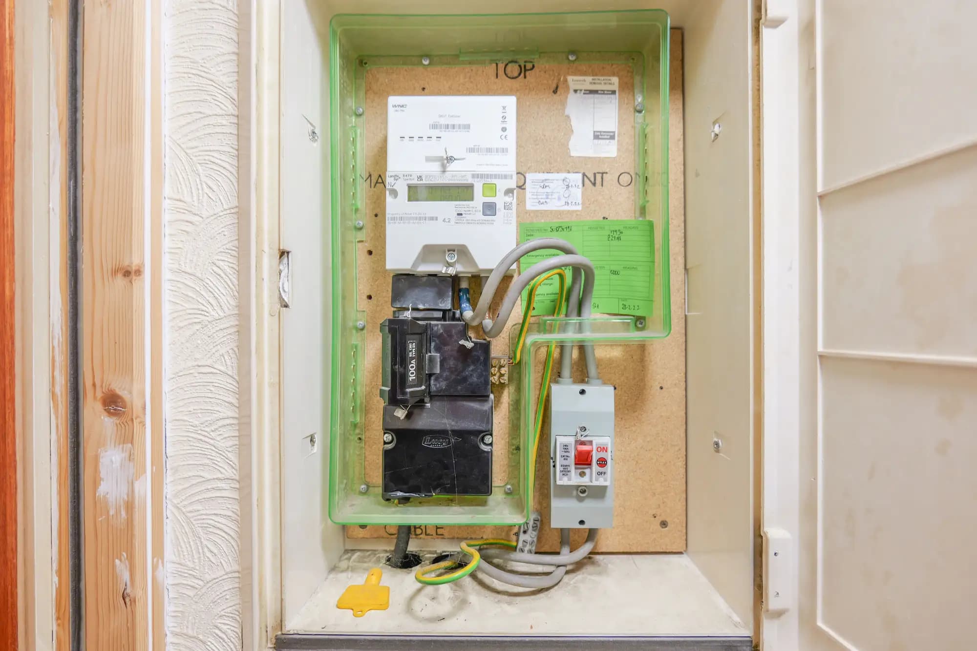 property photo 10 of 25