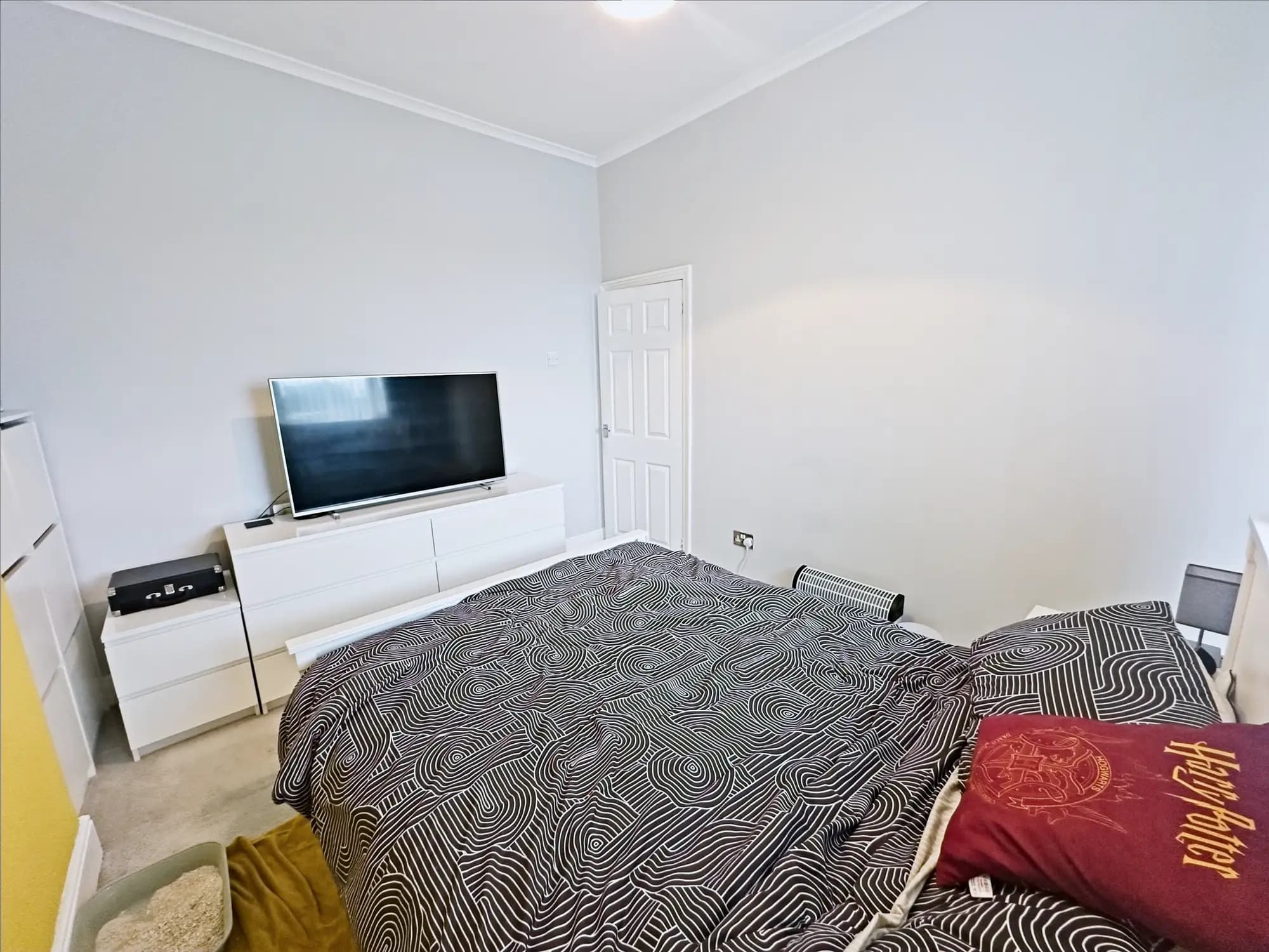 property photo 11 of 25