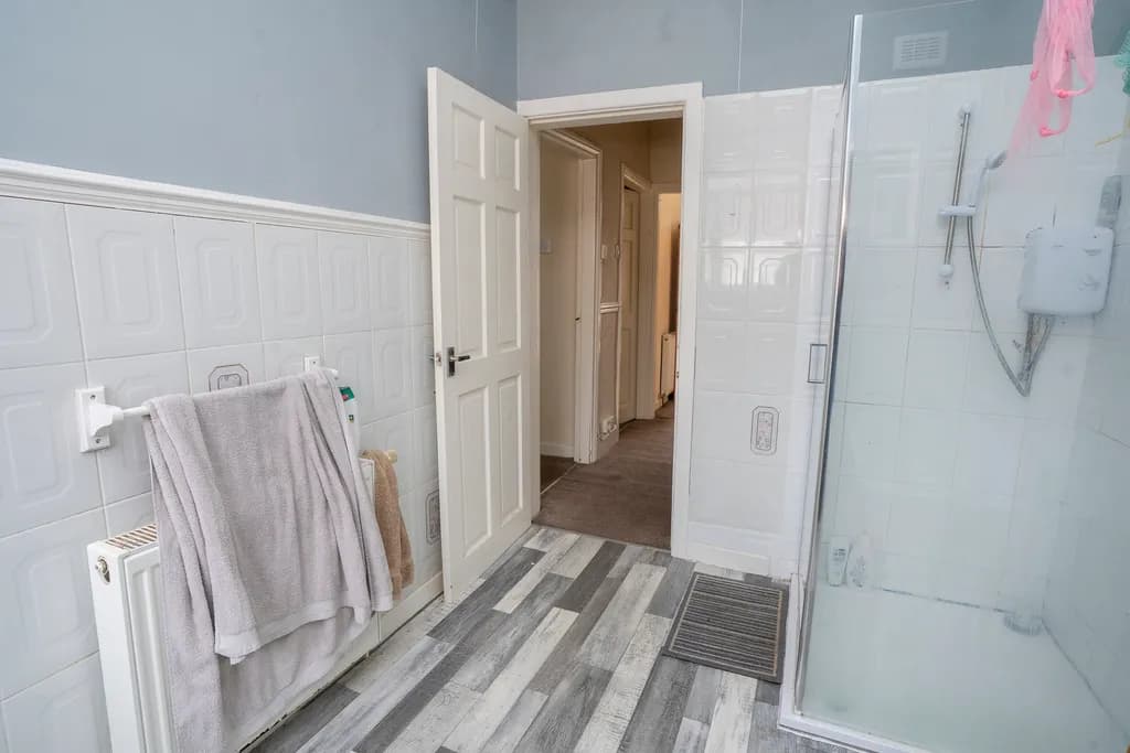 property photo 14 of 32
