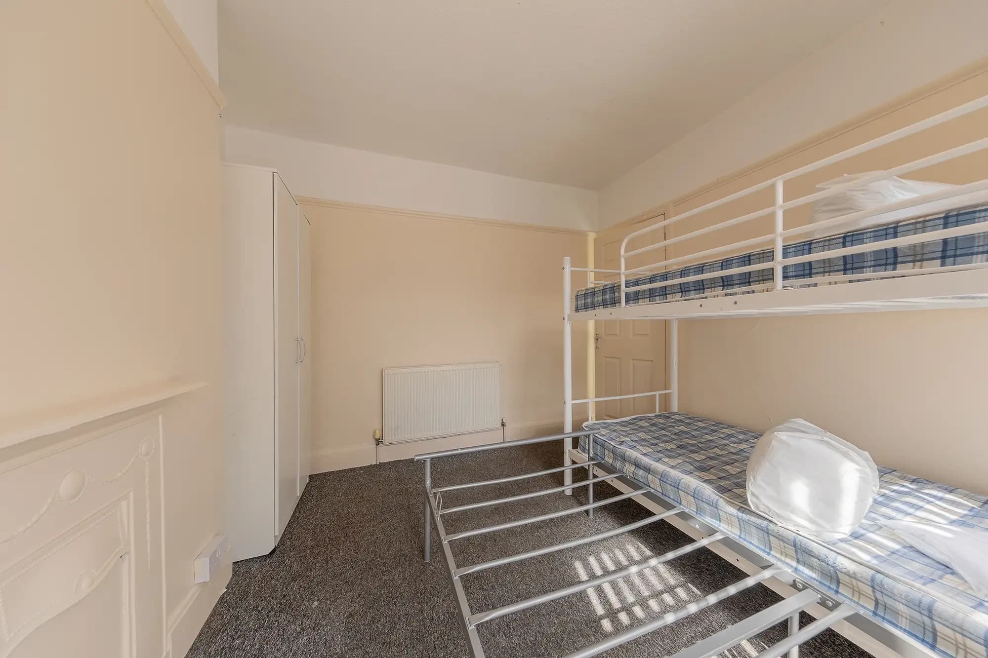 property photo 14 of 29