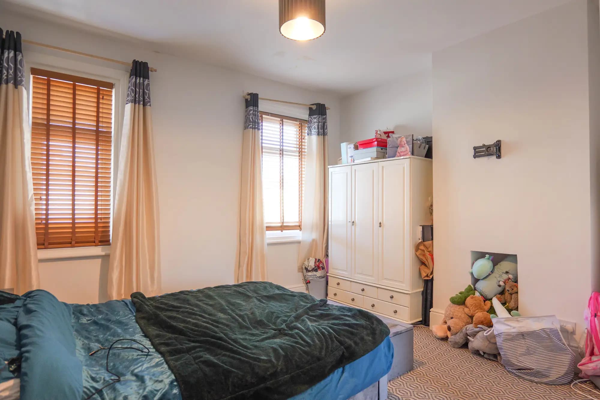 property photo 11 of 20