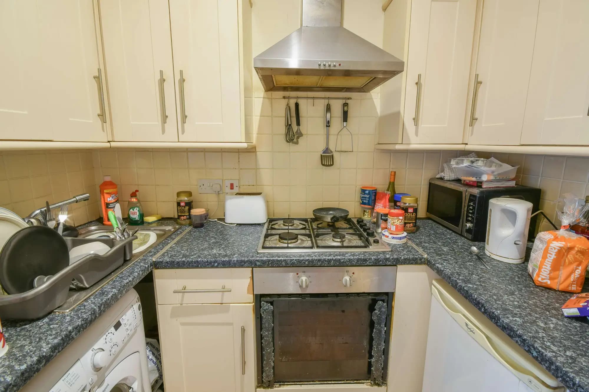 property photo 5 of 12
