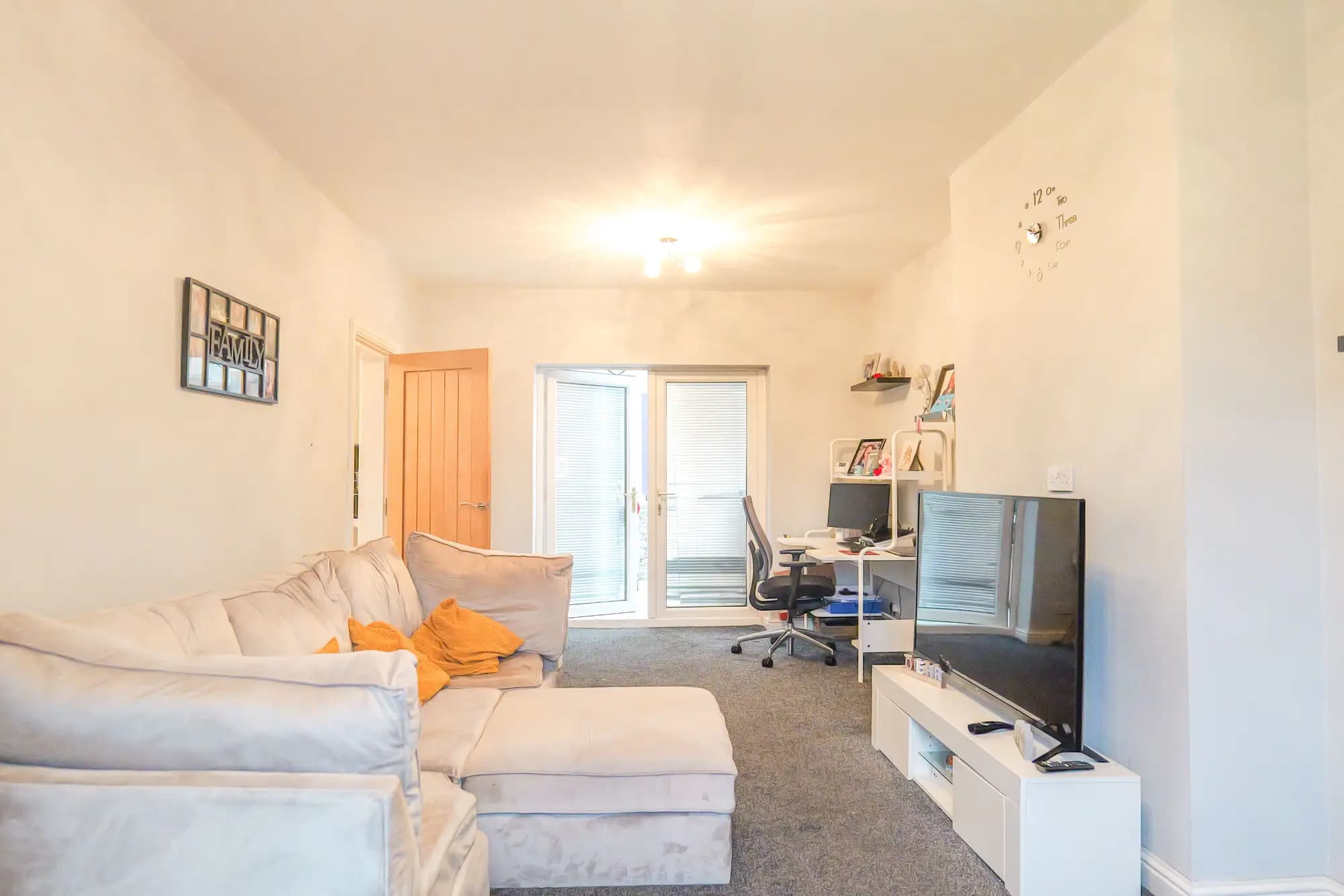 property photo 4 of 25