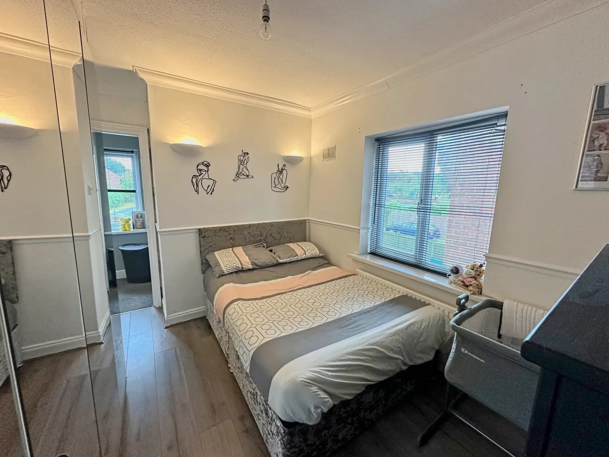 property photo 13 of 24