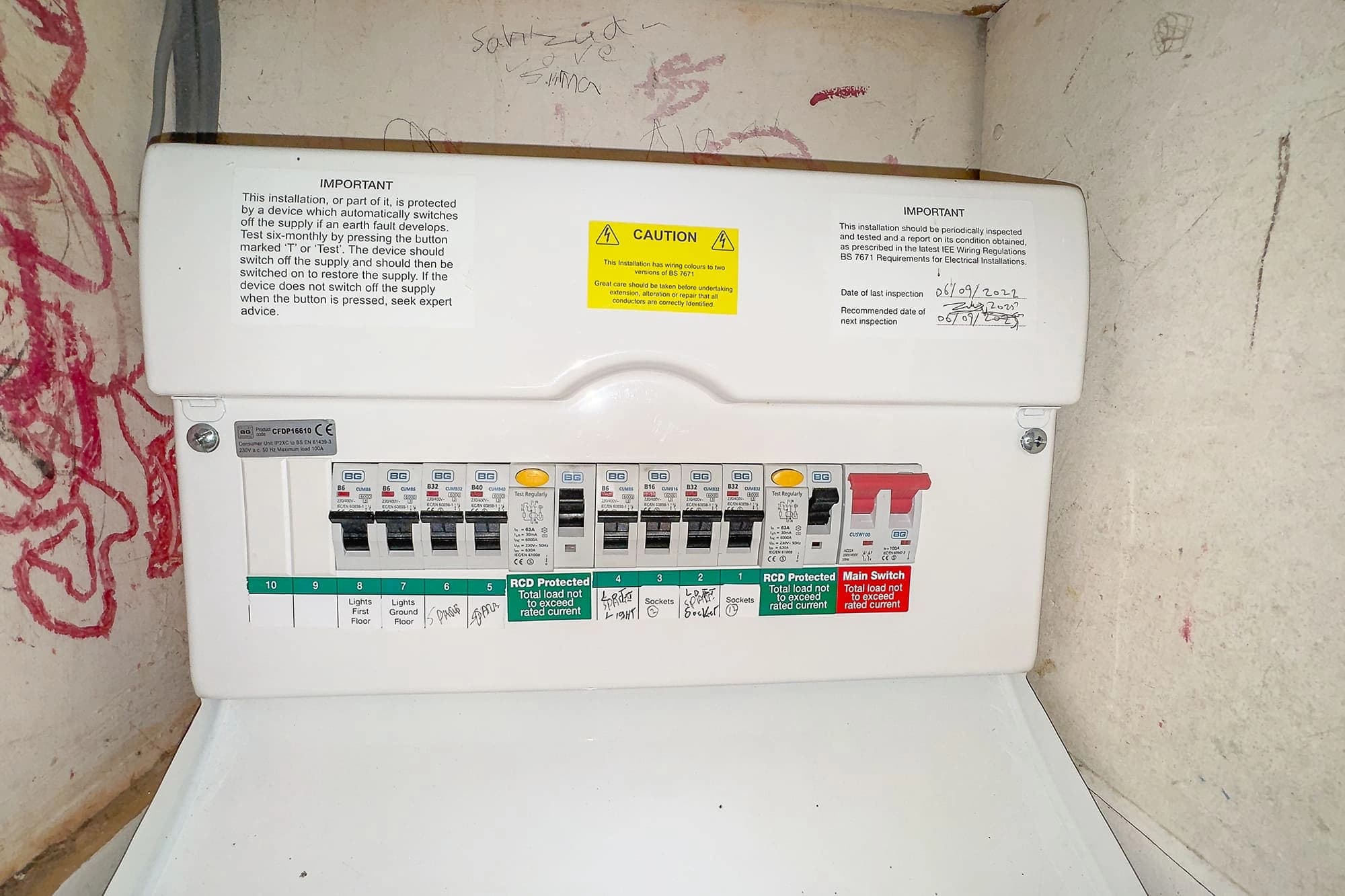 property photo 14 of 18