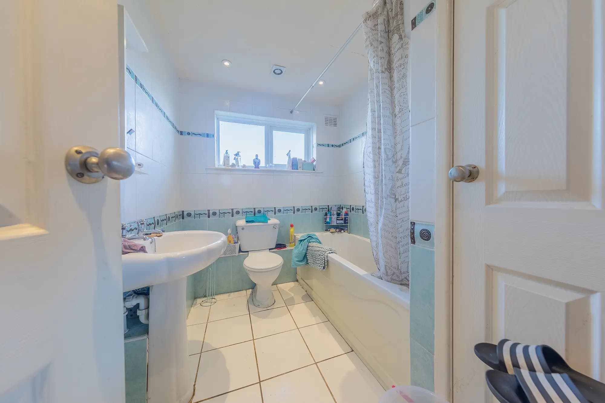 property photo 8 of 16