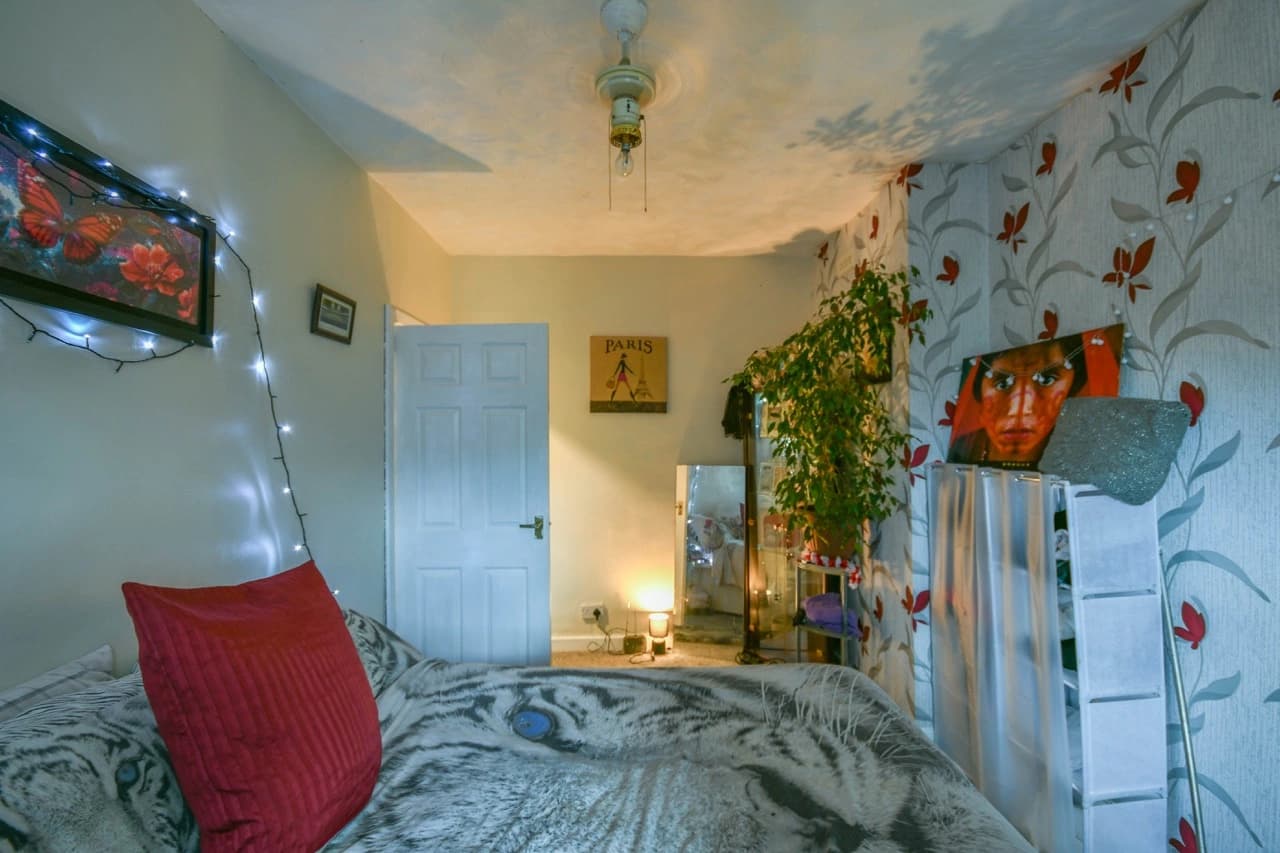 property photo 14 of 20