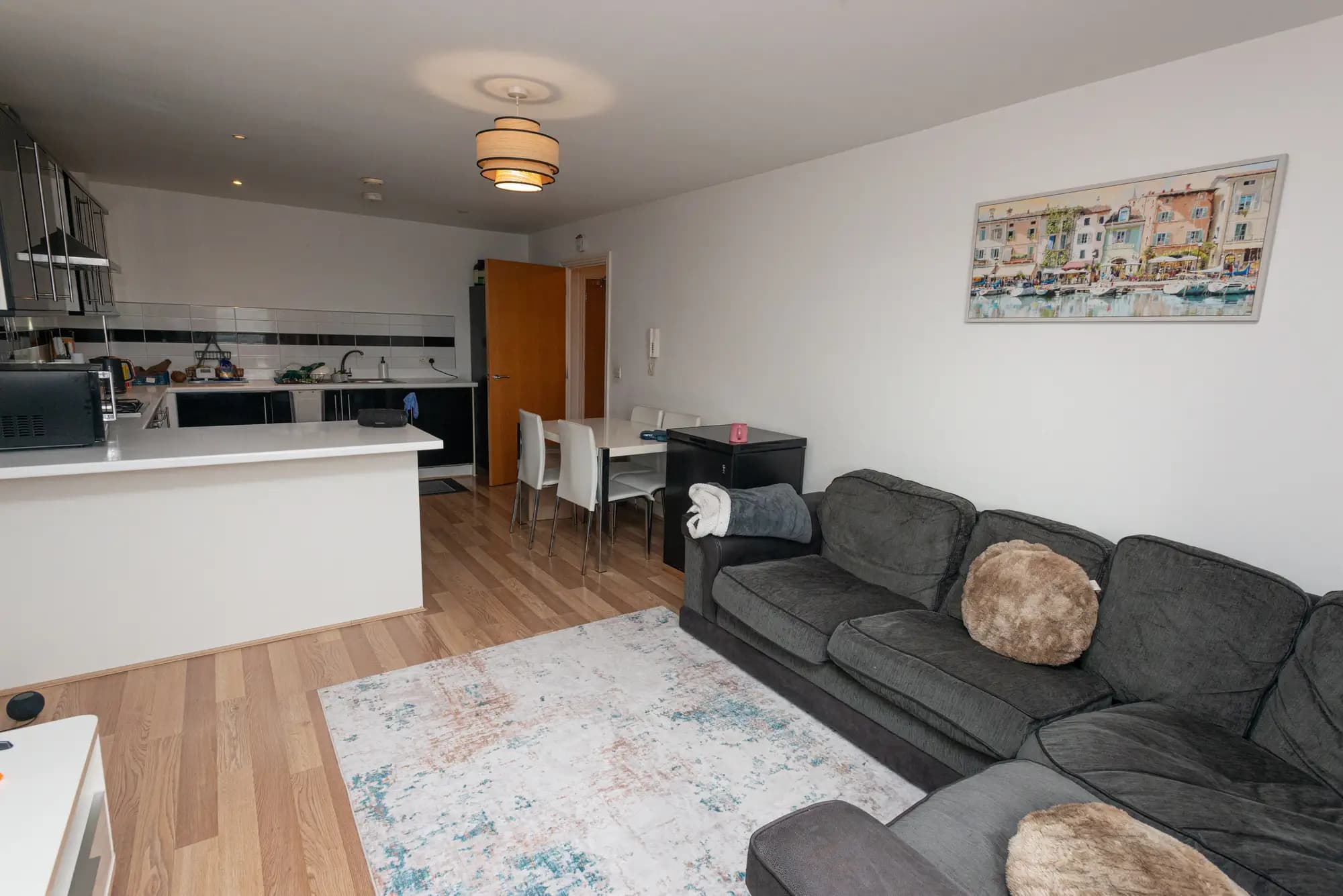 property photo 4 of 28