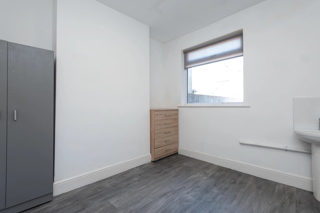 property photo 32 of 40