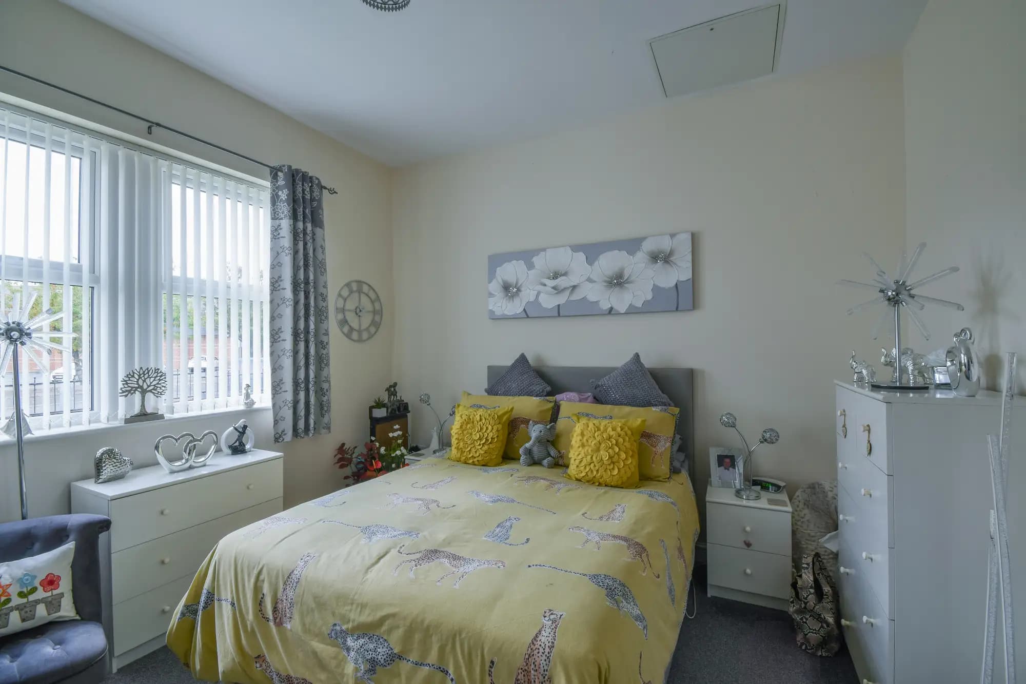 property photo 9 of 38