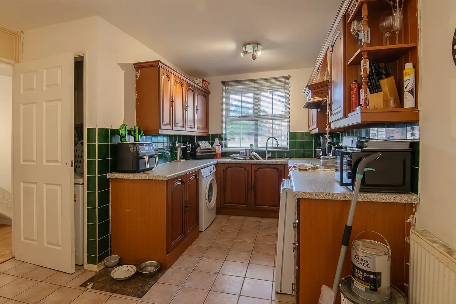 property photo 4 of 15
