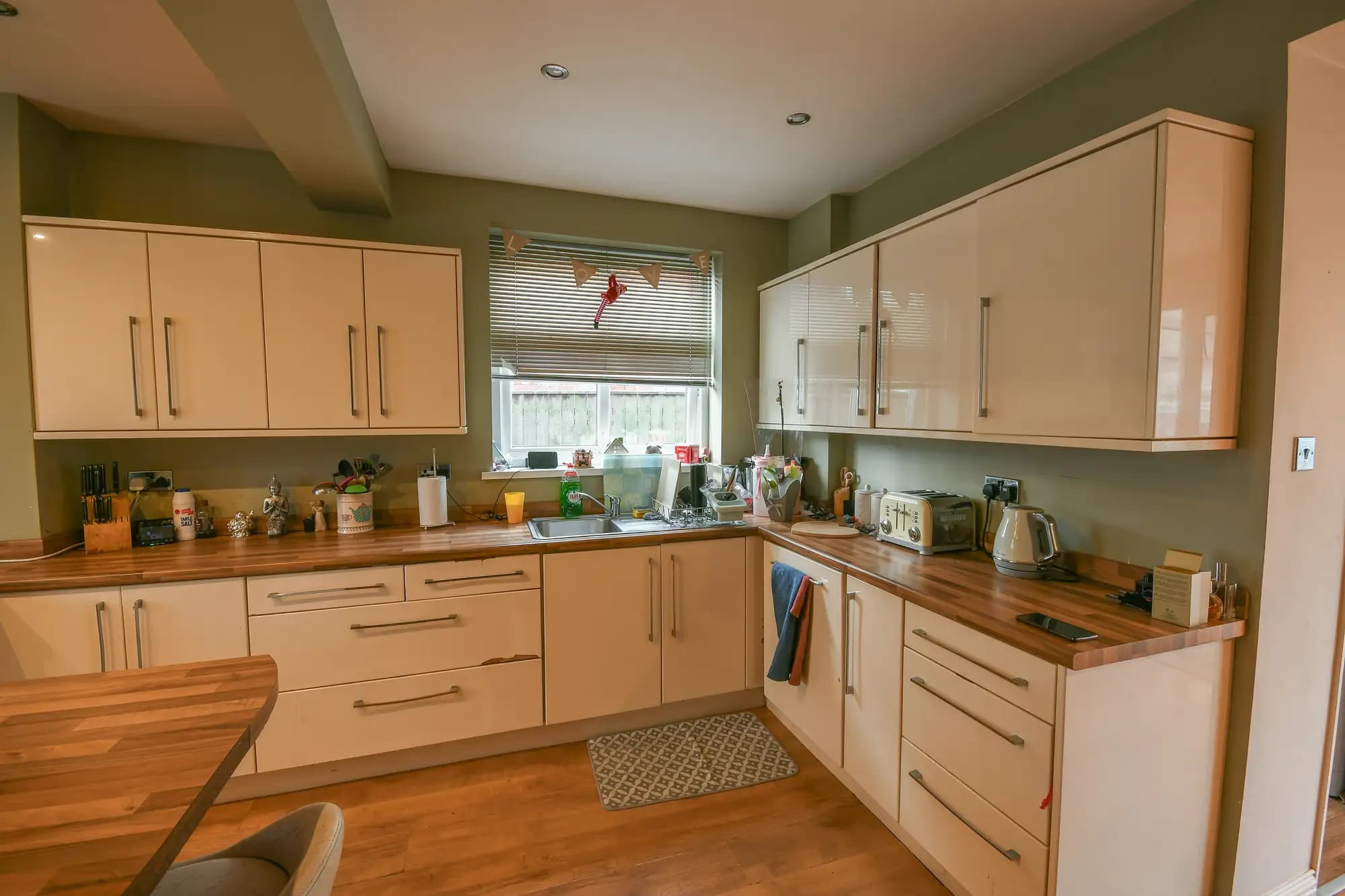 property photo 4 of 19