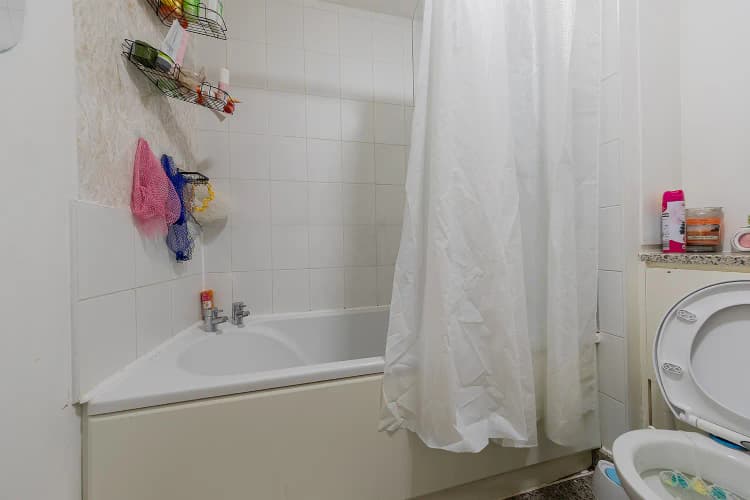 property photo 9 of 22