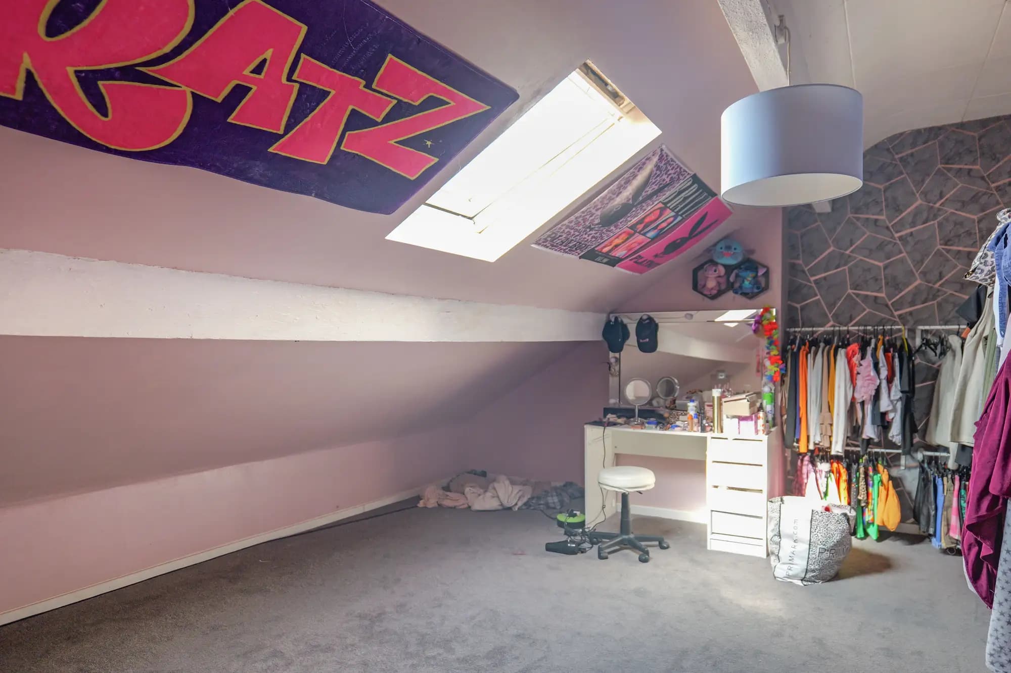 property photo 15 of 27