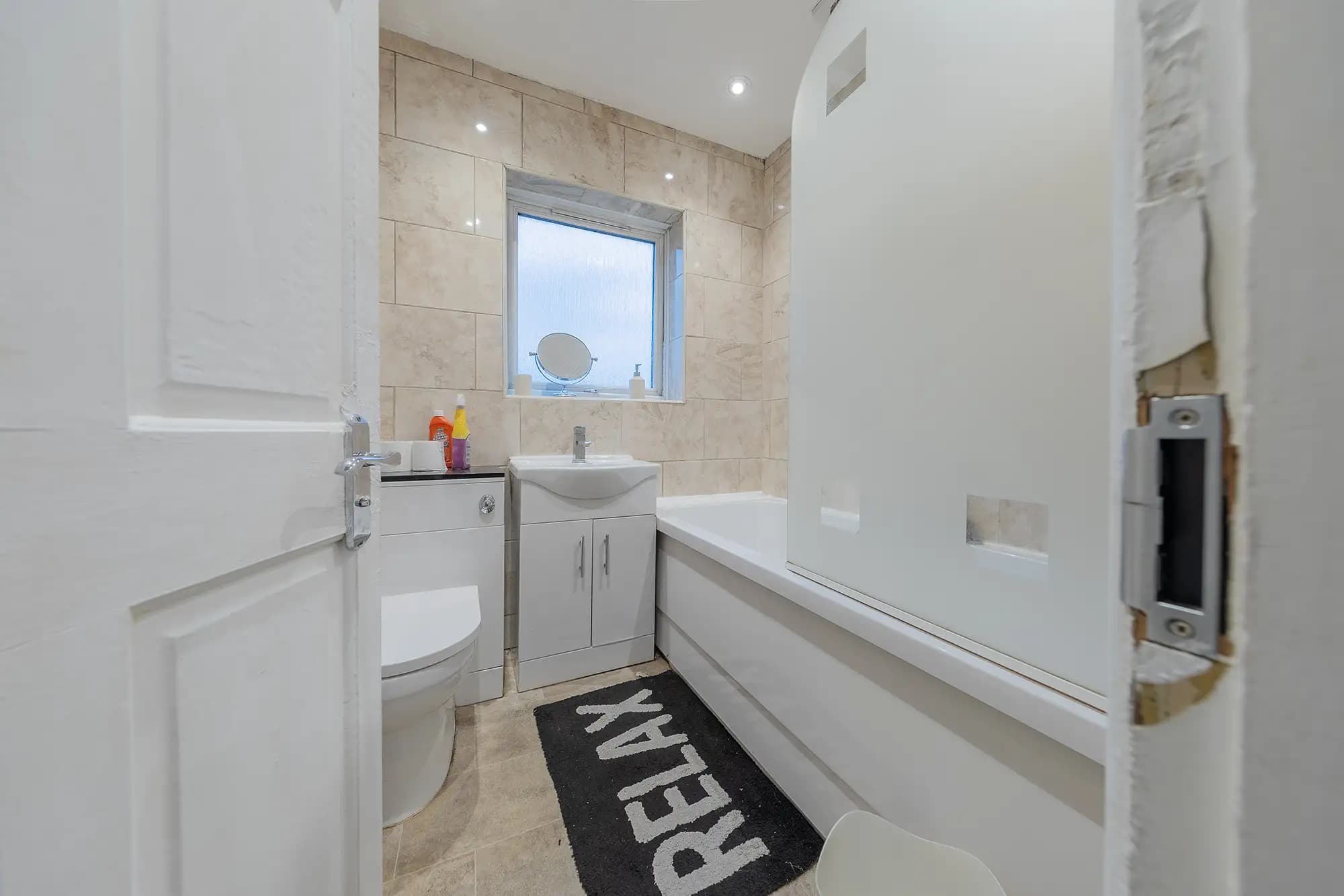 property photo 9 of 31