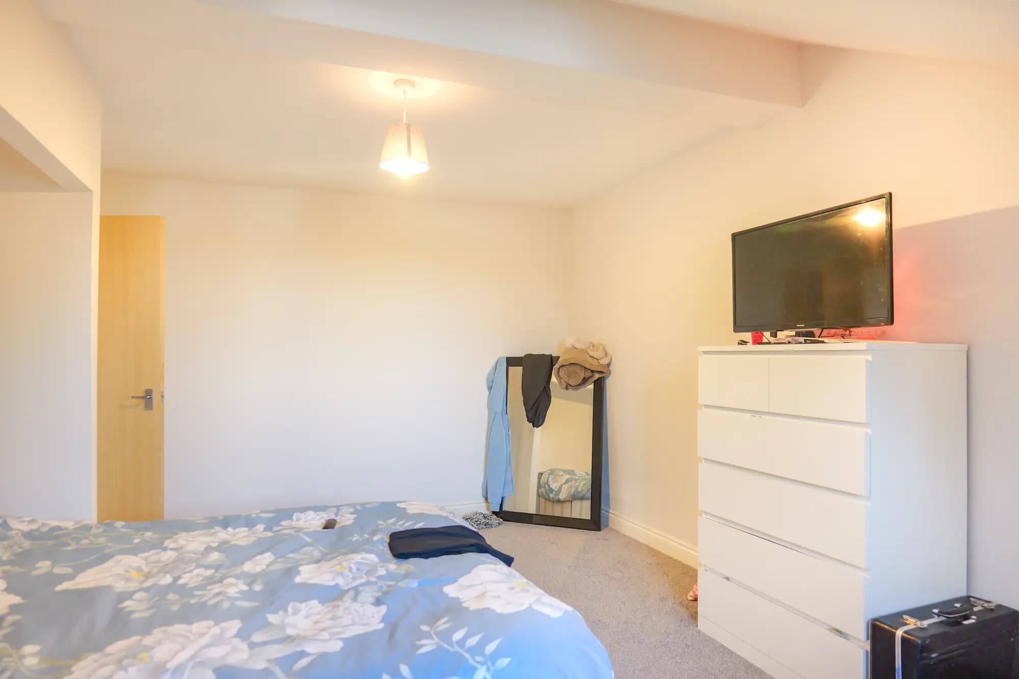 property photo 9 of 27