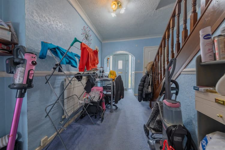 property photo 9 of 28