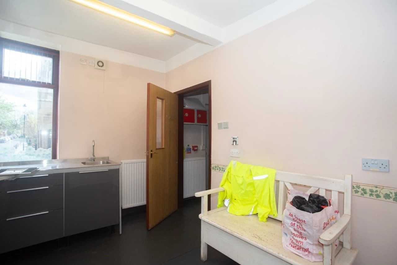 property photo 27 of 33