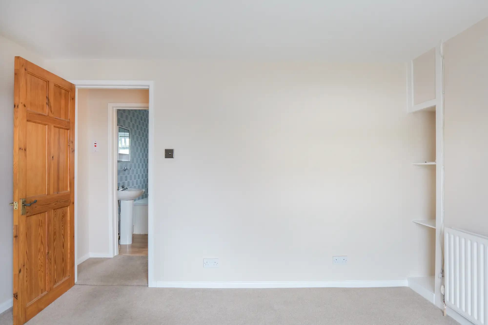 property photo 7 of 16