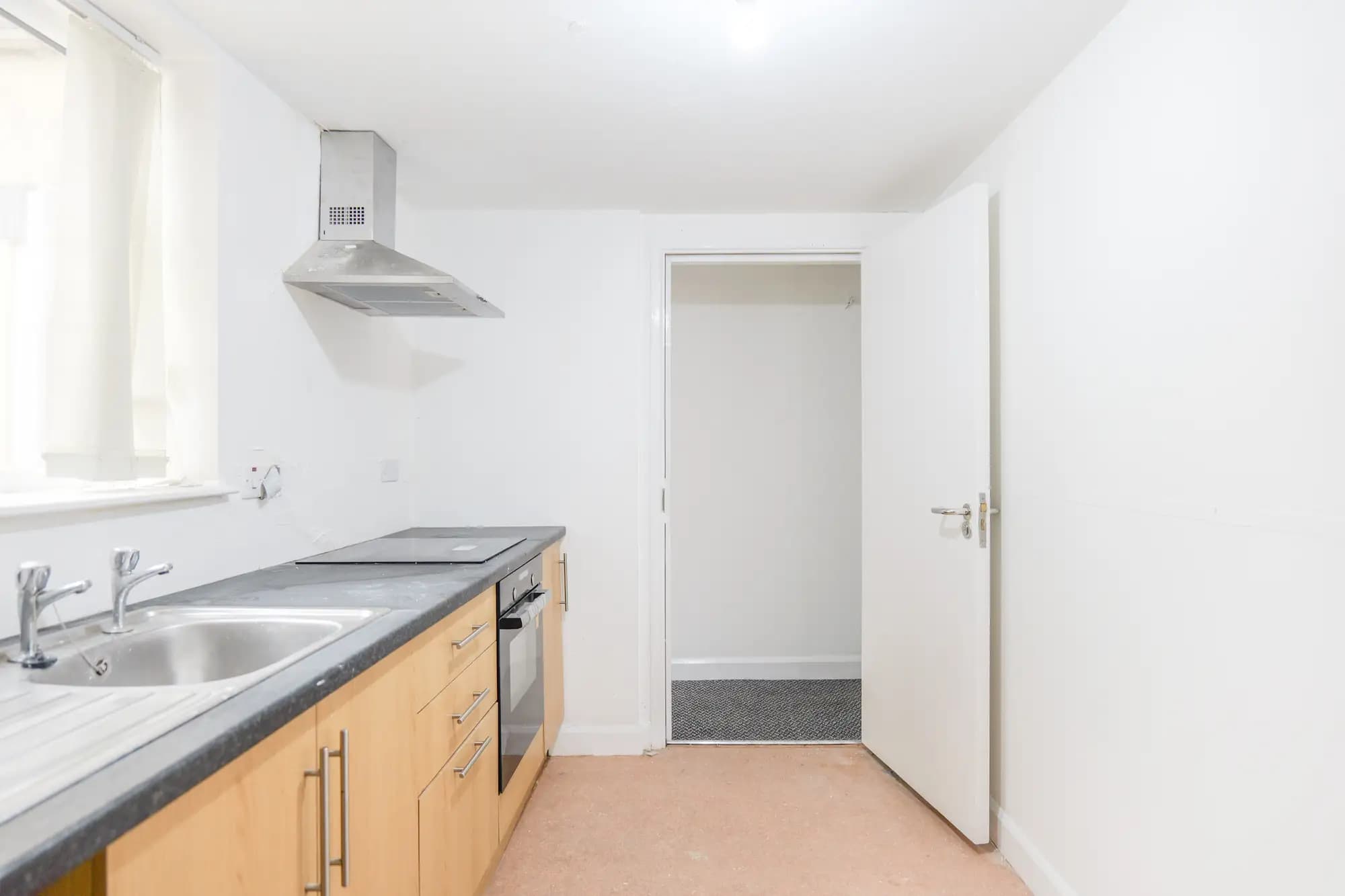 property photo 11 of 30