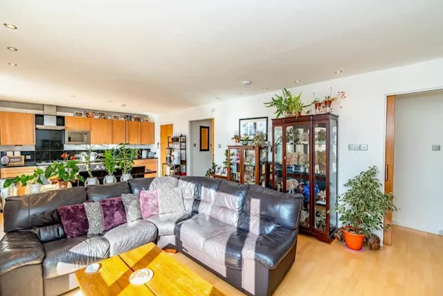 property photo 5 of 39