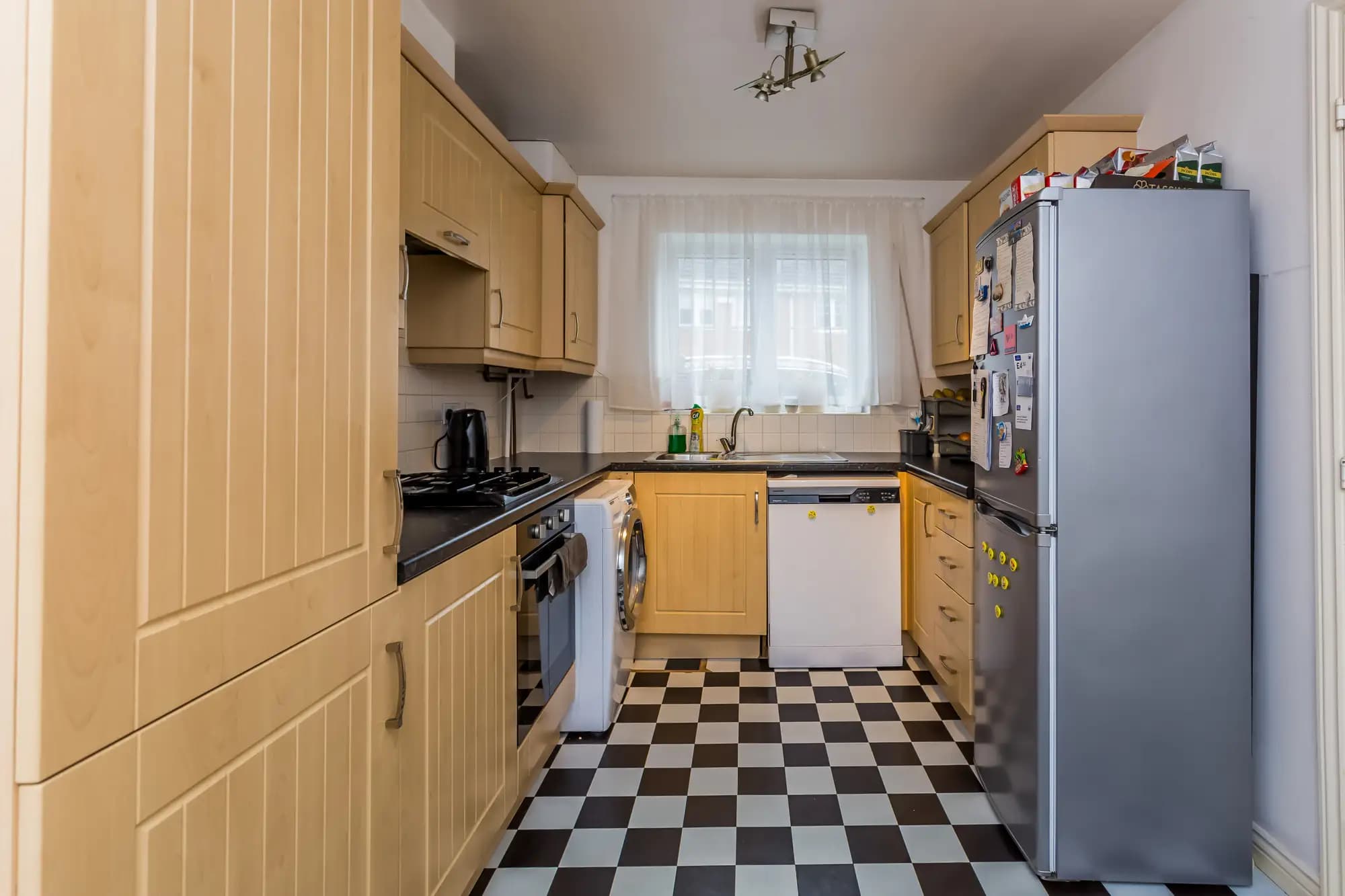 property photo 8 of 19