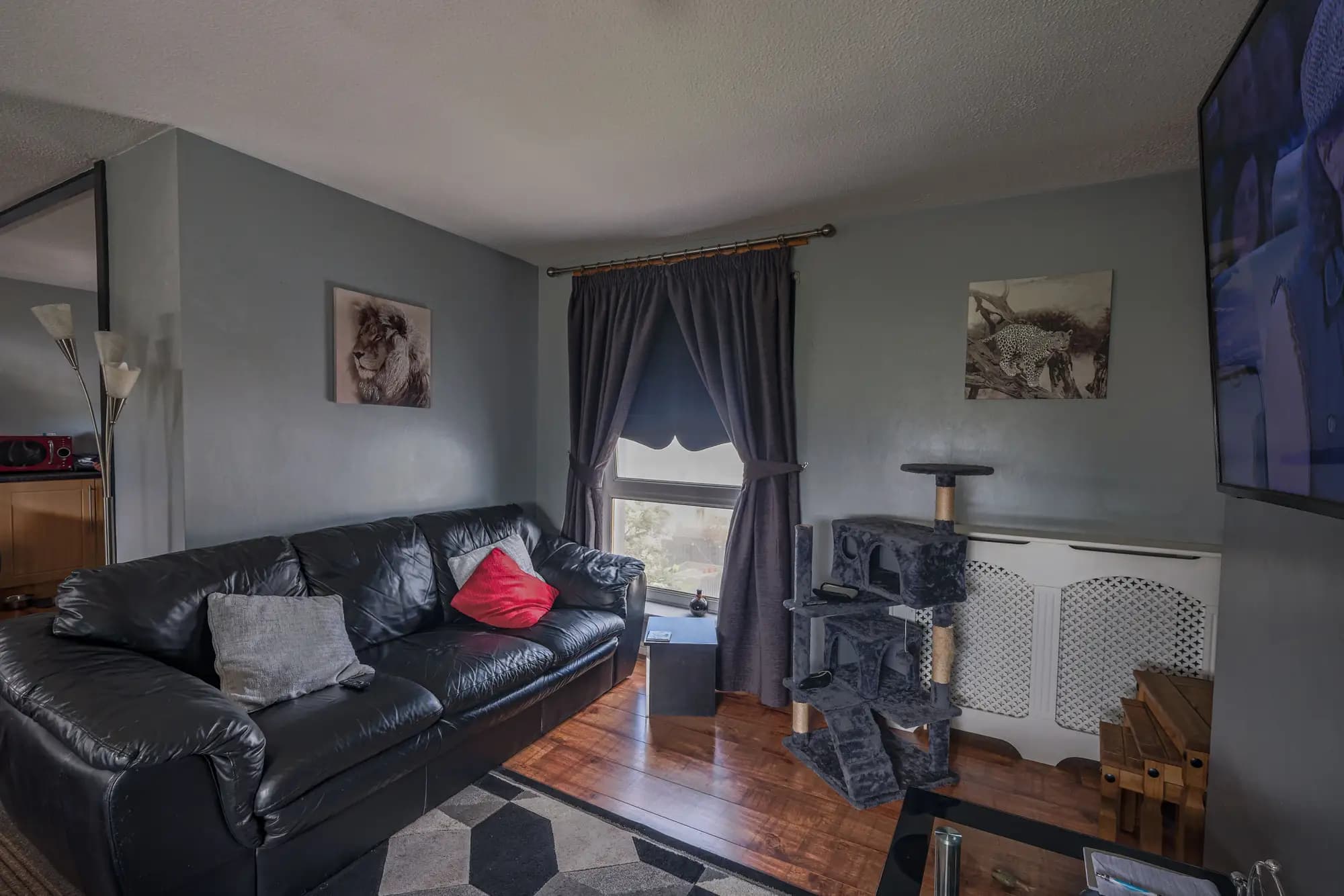 property photo 4 of 16