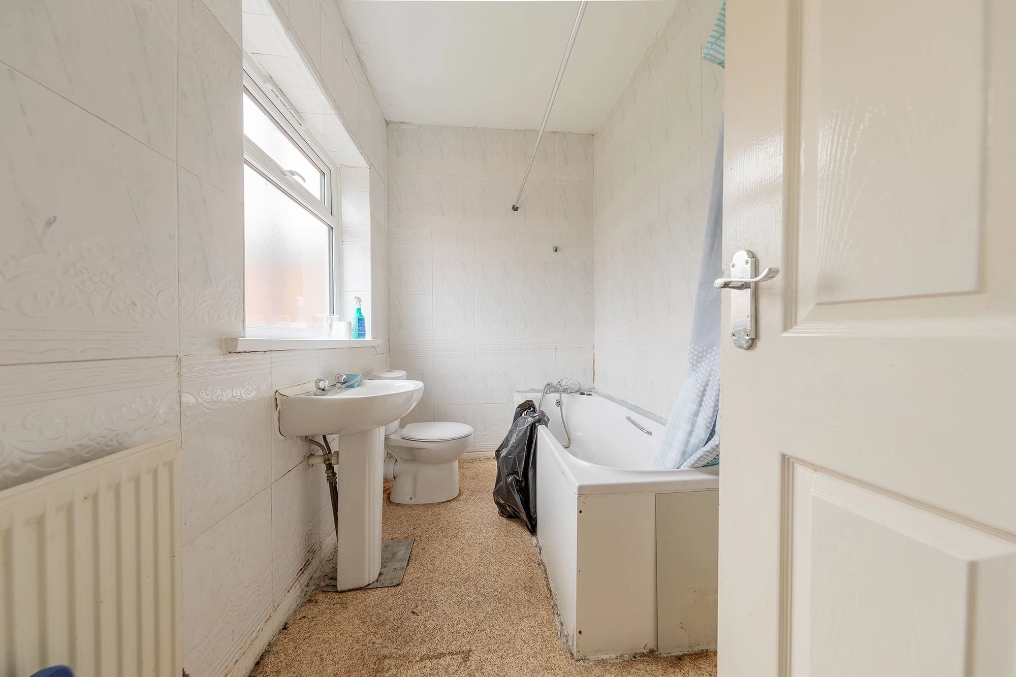 property photo 8 of 18